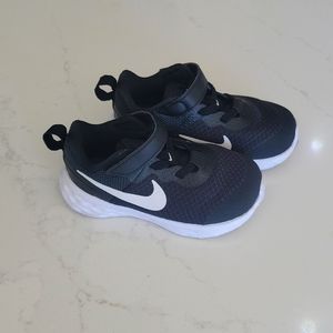 Toddler Nike Shoes size 7
